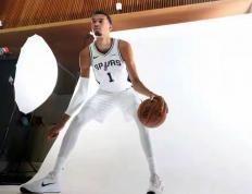 维克托·文班亚马：篮球风云人物(wù)