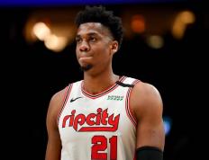 上海男篮试训NBA篮板王和盖帽王，36岁2米(mǐ)13，NBA场均12分10篮板