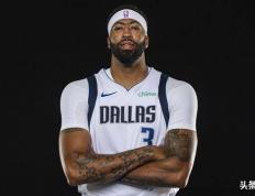 风雨中(zhōng)引领：安东尼·戴维斯谈独行侠韧性