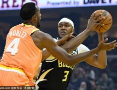 骑士因让多诺万-米切尔與(yǔ)埃文-莫布利轮休(xiū)违反(fǎn)球員(yuán)出场政策被罚10万美元