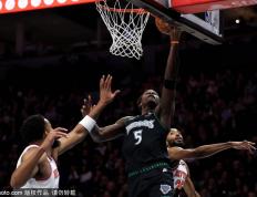 明尼苏达森林狼队中锋鲁迪(dí)·戈贝爾(ěr)因(yīn)恶意犯规累计停赛一场