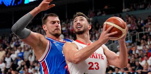 火箭新秀(xiù)阿尔佩伦·申京实力超群，表現(xiàn)逐渐出色