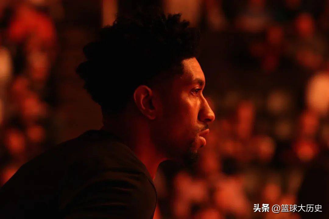 两次膝盖手(shǒu)术！29岁的伍德，还能重返NBA吗？