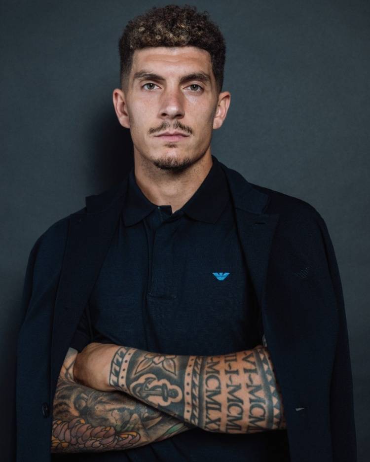 官方：阿玛尼成为那(nà)不勒斯正(zhèng)装合作伙伴