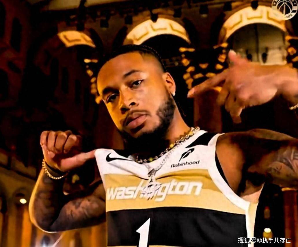 NBA天才发布城市版球衣，惠特摩尔开始冲刺，新赛季我(wǒ)們(men)来了！