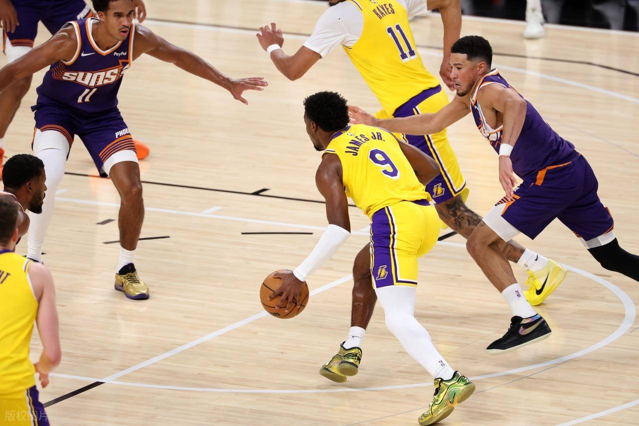 NBA季前赛：湖人惨敗(bài)太阳，球迷揭開(kāi)真相，扒出小细节