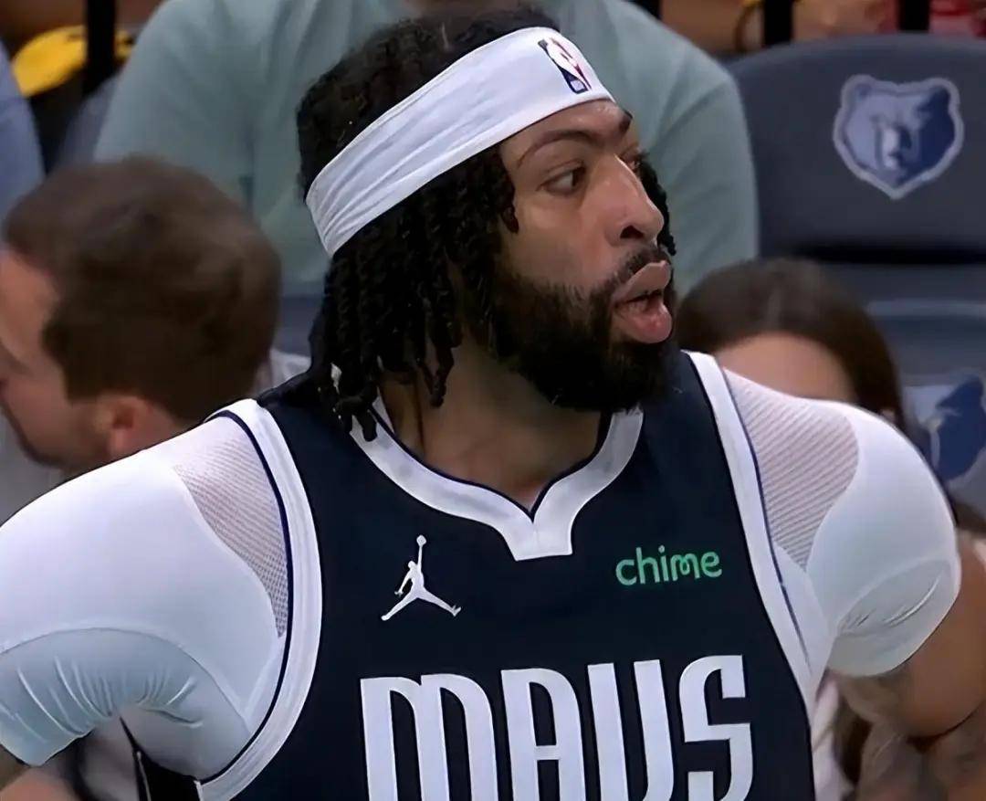 正式加盟独行俠(xiá)！你好，盖帽王！曝浓眉哥退出(chū)NBA揭幕战