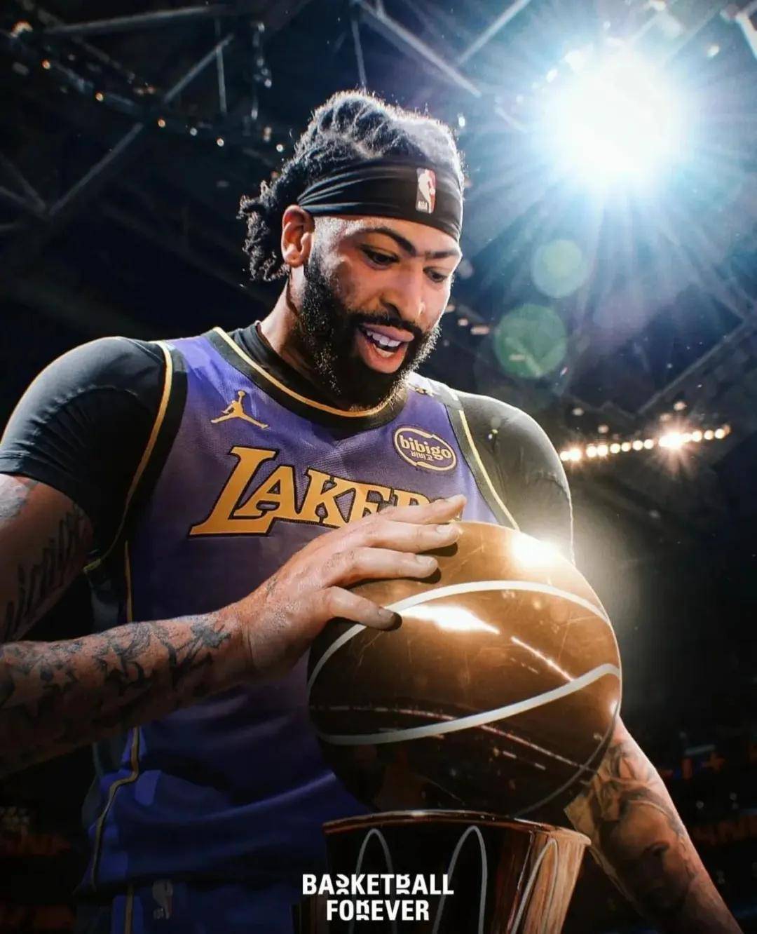 正式加盟独行俠(xiá)！你好，盖帽王！曝浓眉哥退出(chū)NBA揭幕战