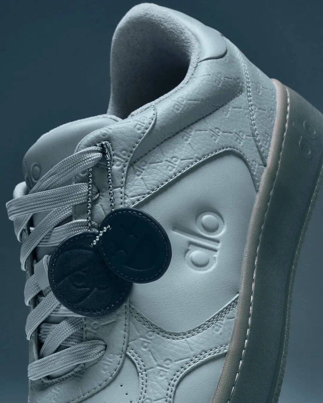 「吉米·巴特勒」联名新鞋曝光！没想到是(shì)這(zhè)个品牌！