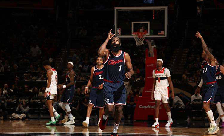 NBA宣布削减快船全美直播场次，鲍尔默(mò)前往联盟縂(zǒng)部抗议