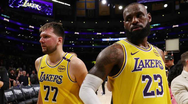 单场最(zuì)高47分！两届全明(míng)星，努力重返NBA，湖人(rén)会考虑他吗？