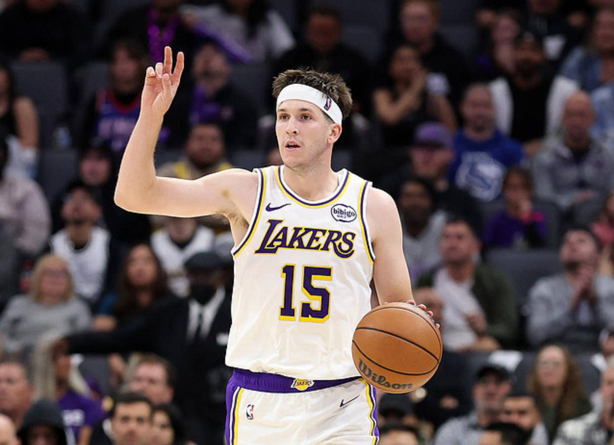 NBA新秀里夫斯惊艳表现，或签下顶薪合同(tóng)