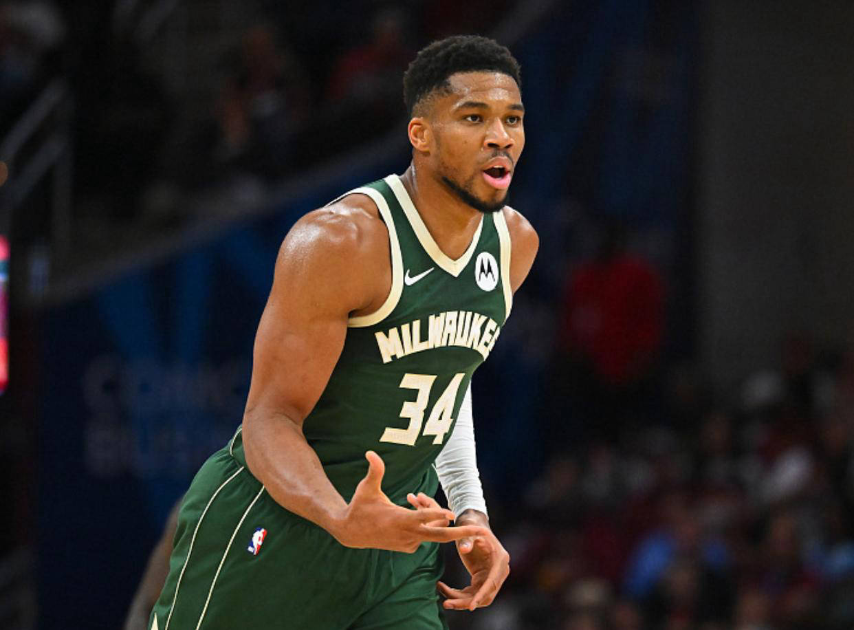 字母哥创造NBA历史纪录，连续3场超高命中率砍下30+数據(jù)