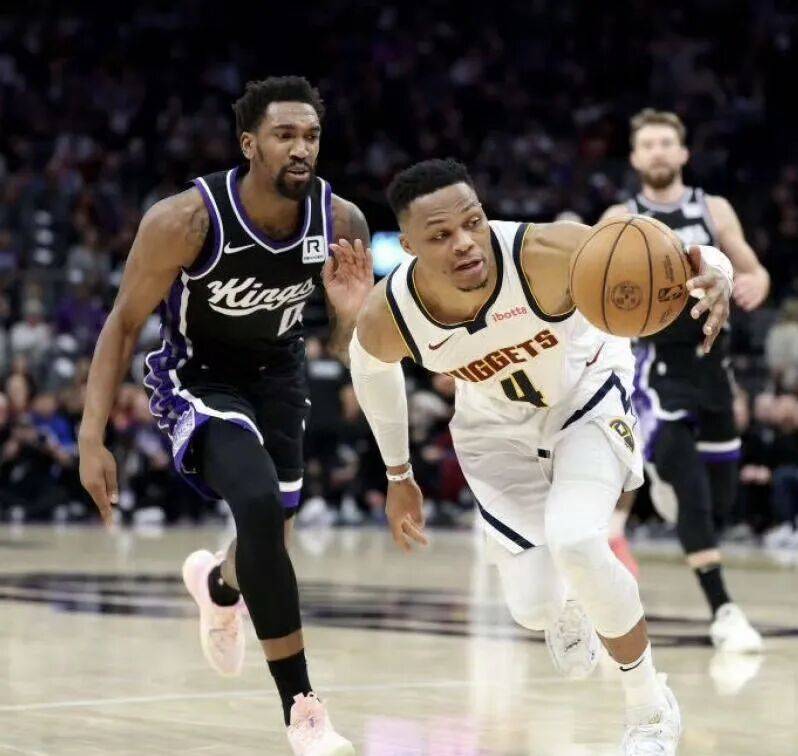 不(bù)可思议！生涯首次，NBA历史三分王(wáng)无人問(wèn)津…