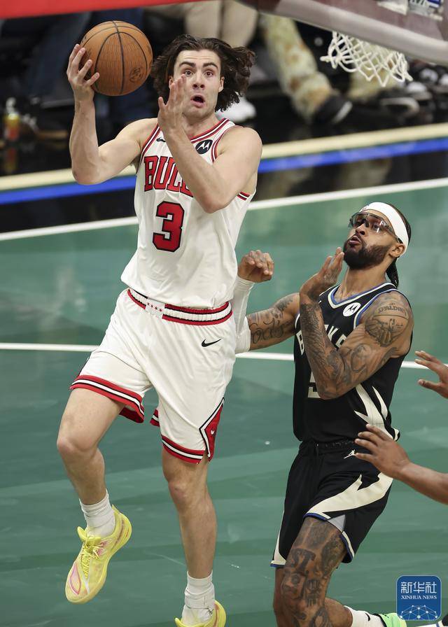 NBA常规赛｜雄(xióng)鹿胜公(gōng)牛