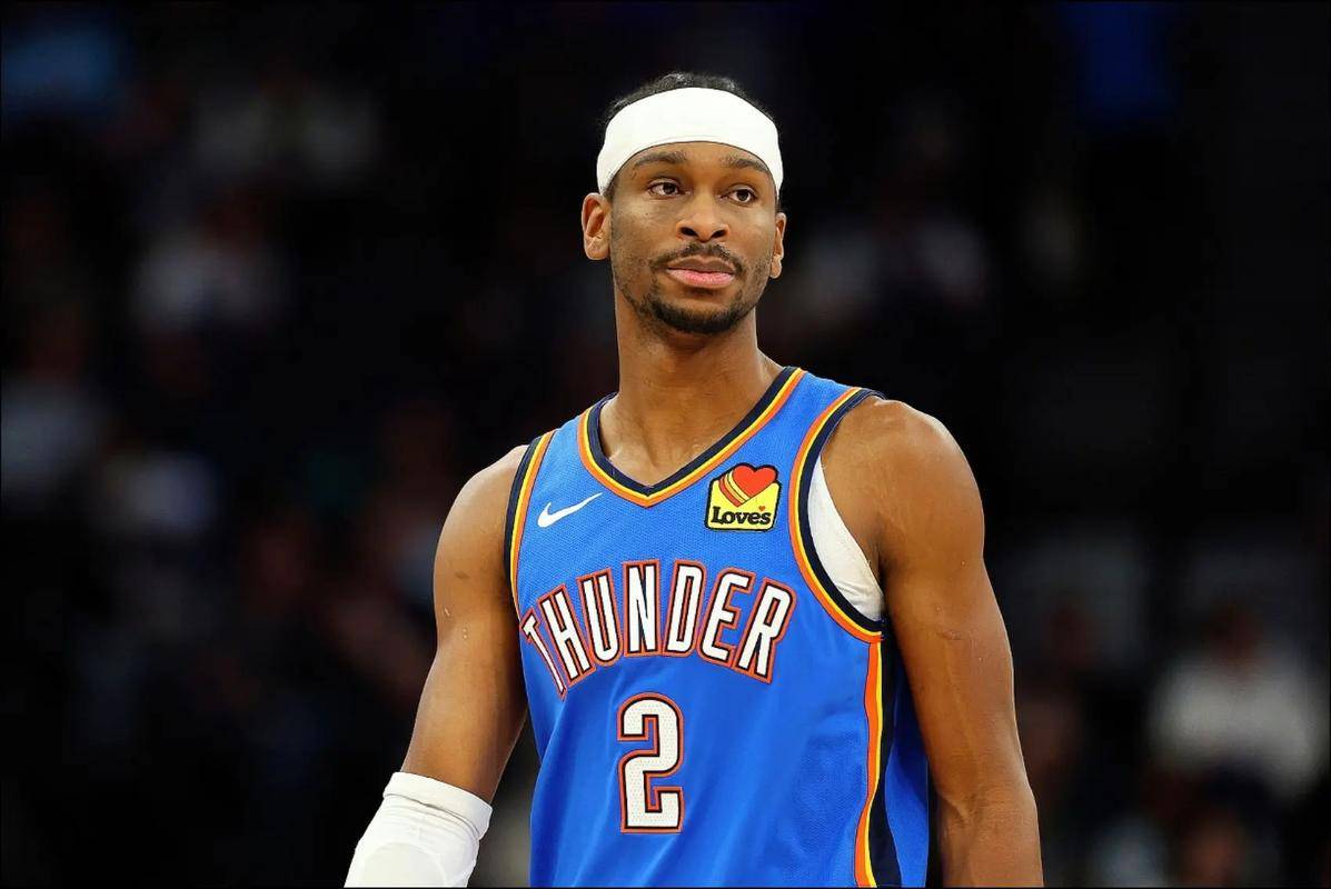 场均40分7.5助攻！亚历山大(dà)稳坐(zuò)联盟第一人宝座(zuò)，NBA更新换代