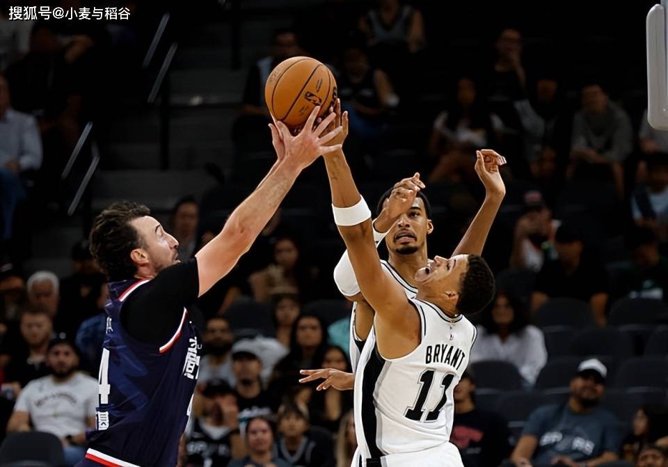 面对马刺拿下高(gāo)分！昔日黄蜂乐透秀还有机会重(zhòng)返(fǎn)NBA赛场吗？