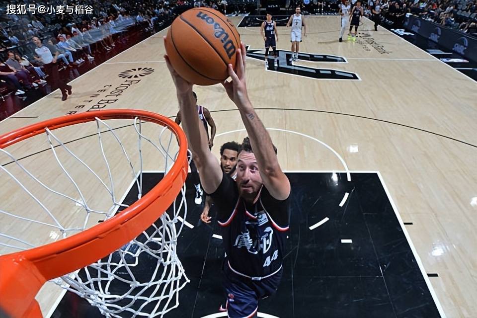 面对马刺拿下高(gāo)分！昔日黄蜂乐透秀还有机会重(zhòng)返(fǎn)NBA赛场吗？