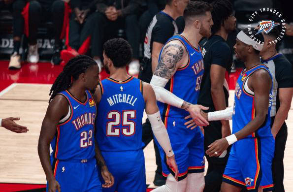 卫冕冠军惨遭爆(bào)冷，西部黑馬(mǎ)崭露头角，NBA格局生变