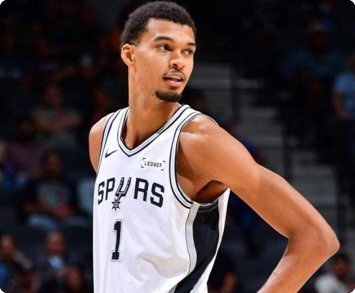 不好意思！11月(yuè)11日NBA今日最(zuì)佳只能是他！NBA2025-2026赛程表