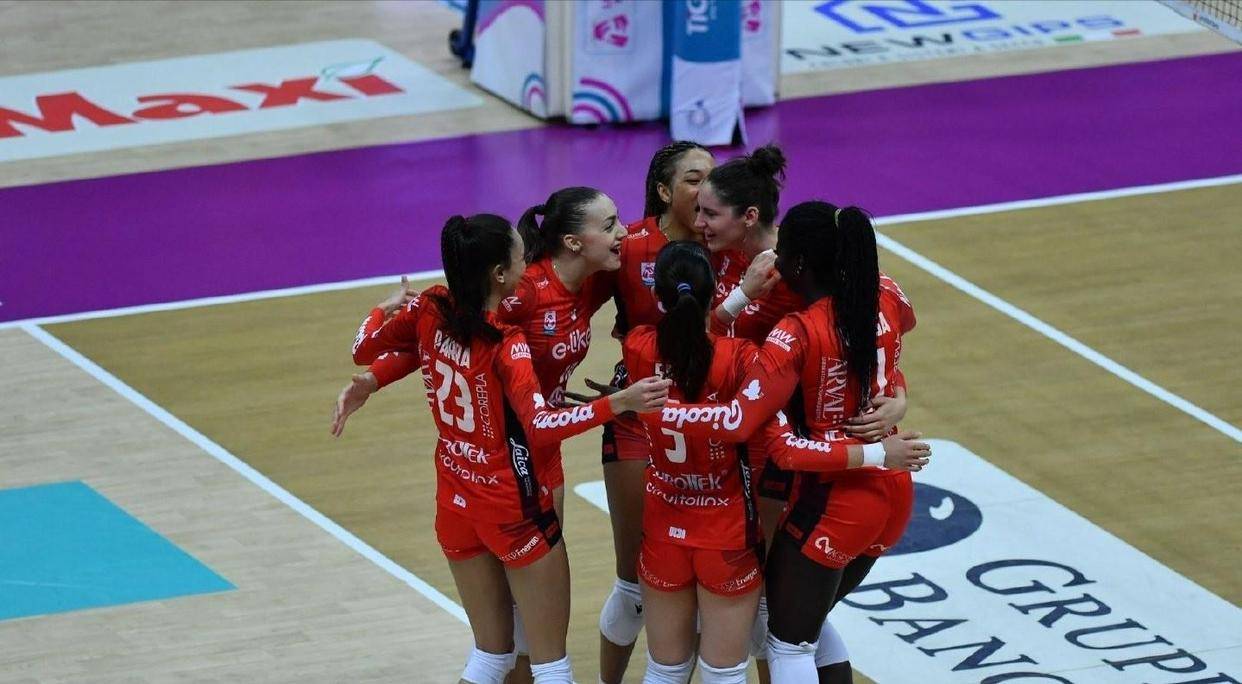 朱婷回归被问！科内五局大战，技術(shù)统计