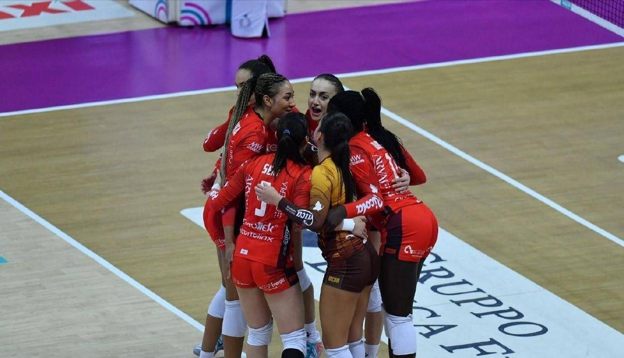 朱婷回归被问！科内五局大战，技術(shù)统计