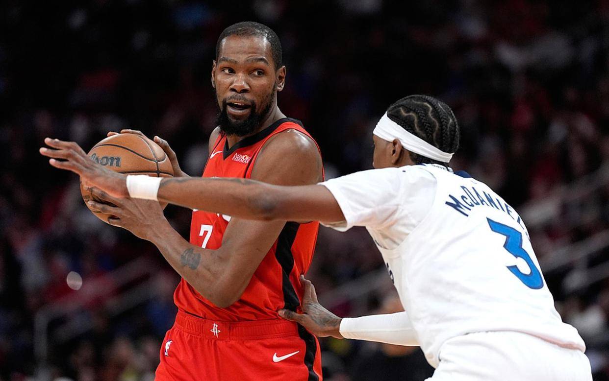 西部排名(míng)乱套！快船创NBA奇跡(jī)，掘金收(shōu)大礼，四队排名(míng)互换