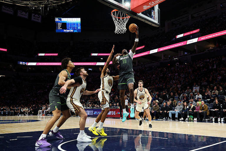 主動(dòng)发声，勇士王朝终结！科尔并非罪魁祸首，怀斯曼竟成(chéng)替罪羊